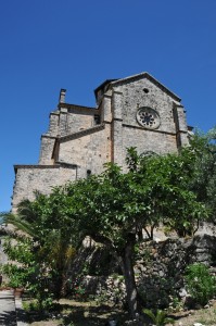 Ferentino: la zona absidale di Santa Maria Maggiore. Foto Daniele Baldassarre con Nikon D300 + Sigma 17/35 mm D; ore 11,42 dell'8 giugno 2009.